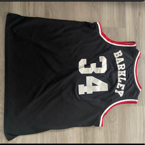Vintage classic NBA/NFL jerseys - Picture 4 of 12